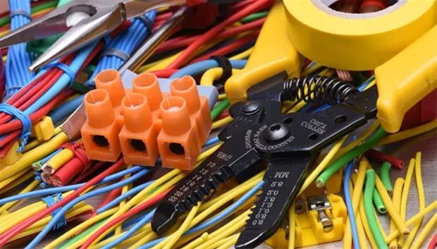 تعمیر و رفع اتصالی سیم کشی برق دفتر و محل کار 09121507825 تعمیر و رفع اتصالی سیم کشی برق آشپزخانه 09121507825