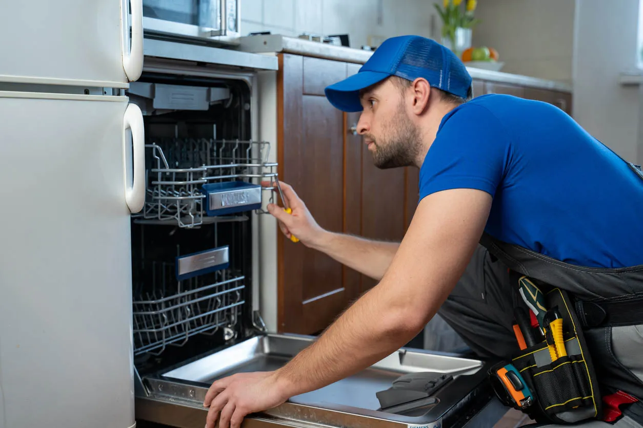 عیب یابی و تعمیر انواع برندهای ماشین ظرفشویی-09121507825