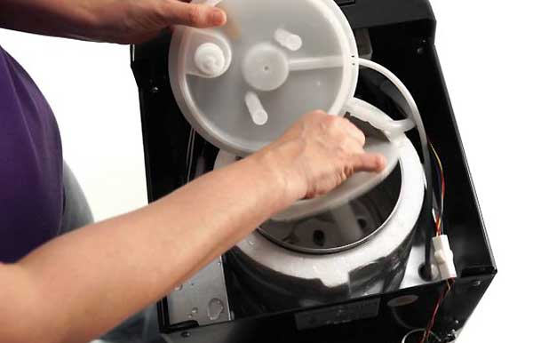 رفع وجود رایحه نامطبوع و جرم در آبسردکن-09121507825