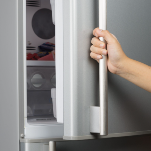 مشکل بسته نشدن درب یخچال-09121507825