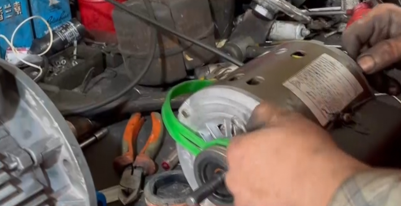 تعمیر بوشن کولرآبی خراب و معیوب-09121507825